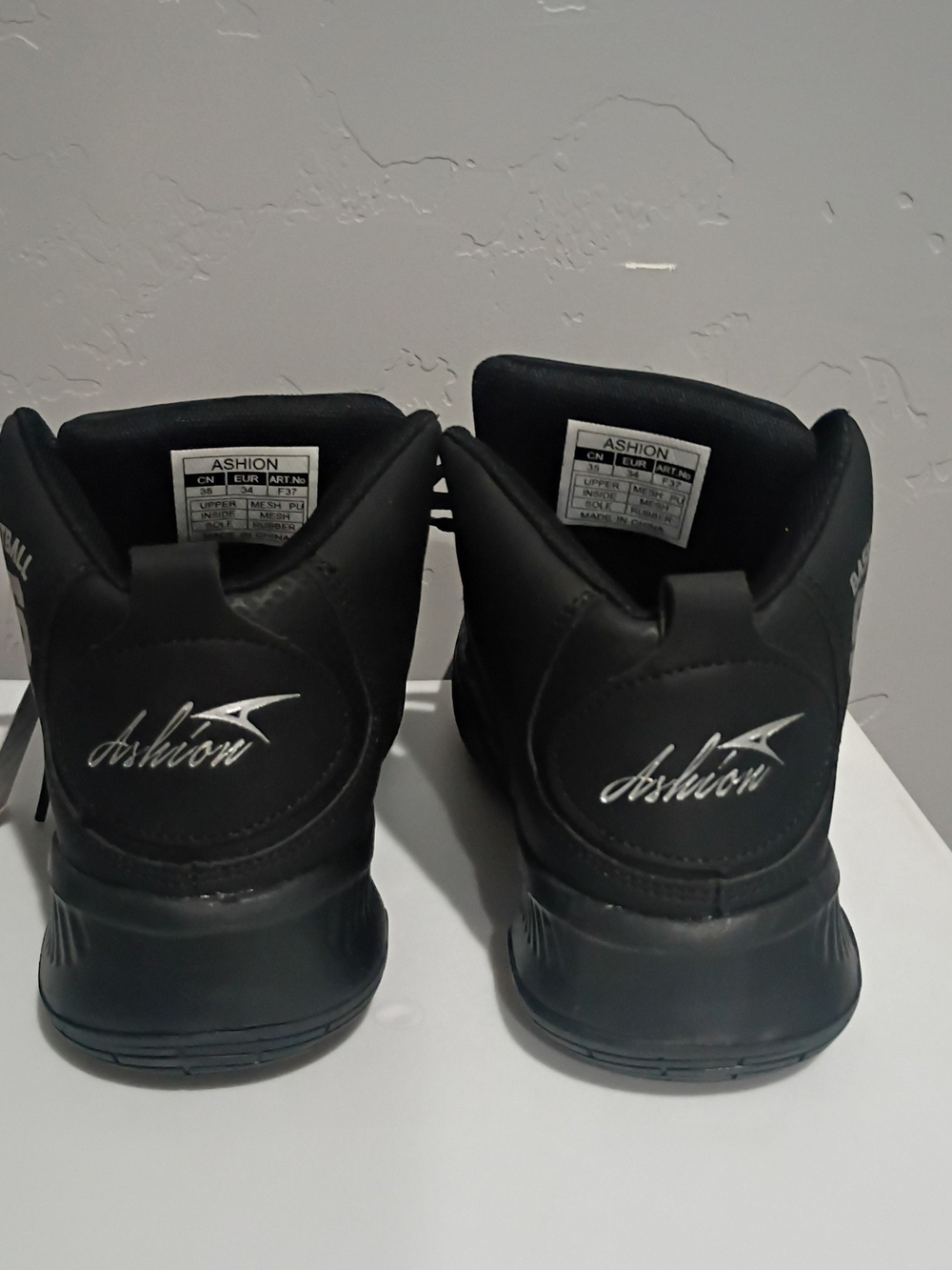 Kids Black High-Top Basketball Sneakers with '96' Graphic - Picture 6 of 8